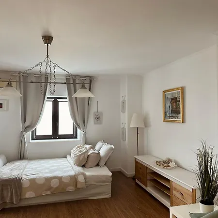 Apartment Chic Neversea